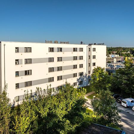 Serways Hotel Feucht Ost Exteriör bild