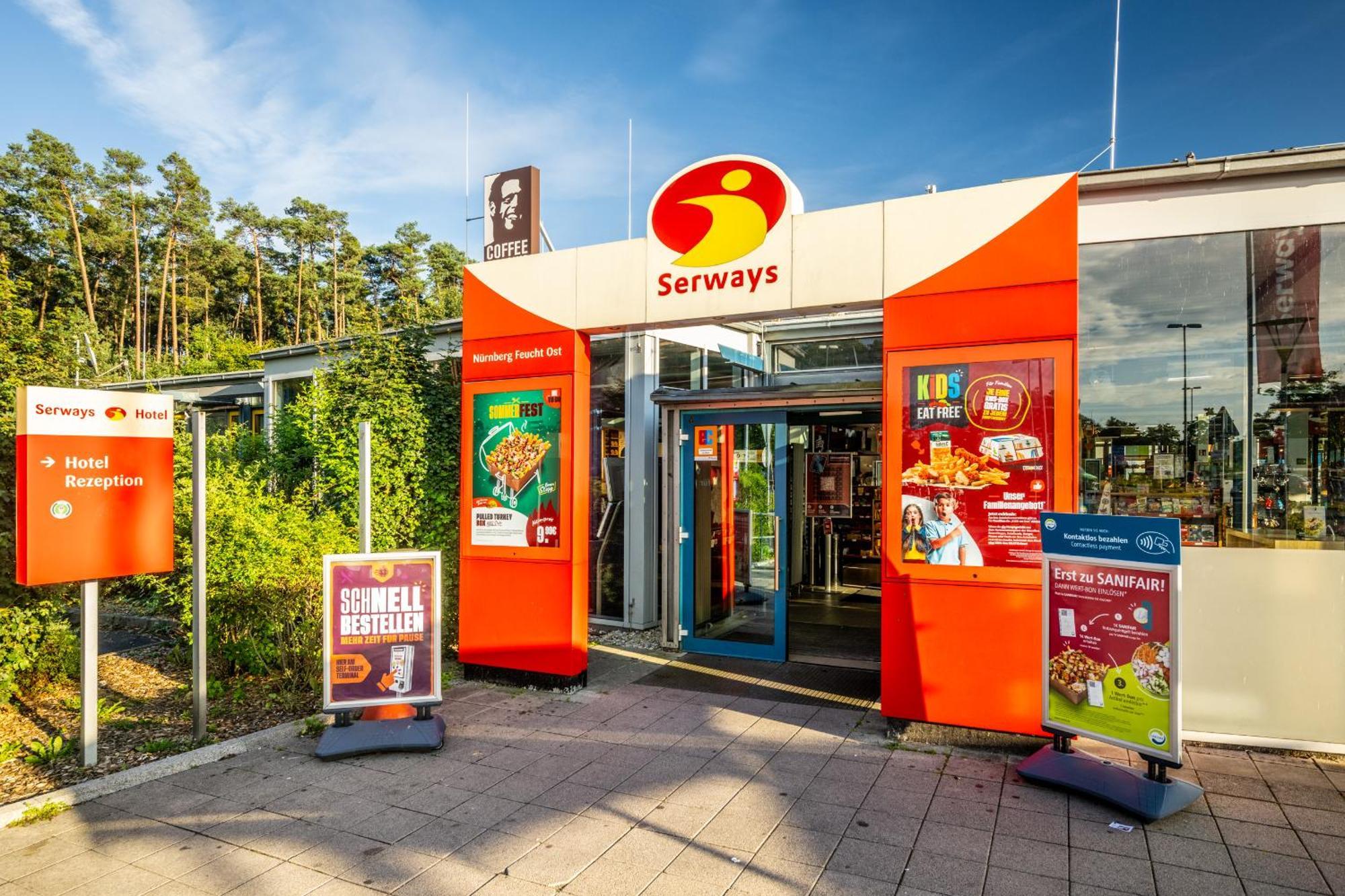 Serways Hotel Feucht Ost Exteriör bild
